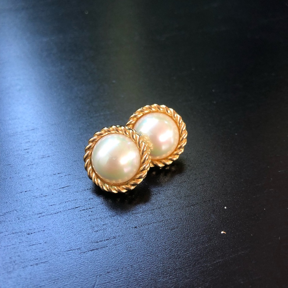 Elegant Gold and Cream Pearl Earrings